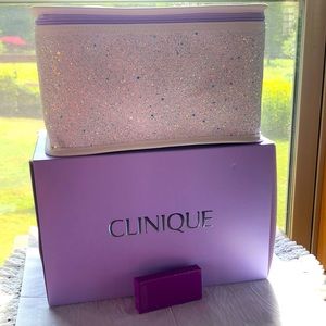 Clinique makeup box with Shadow duo